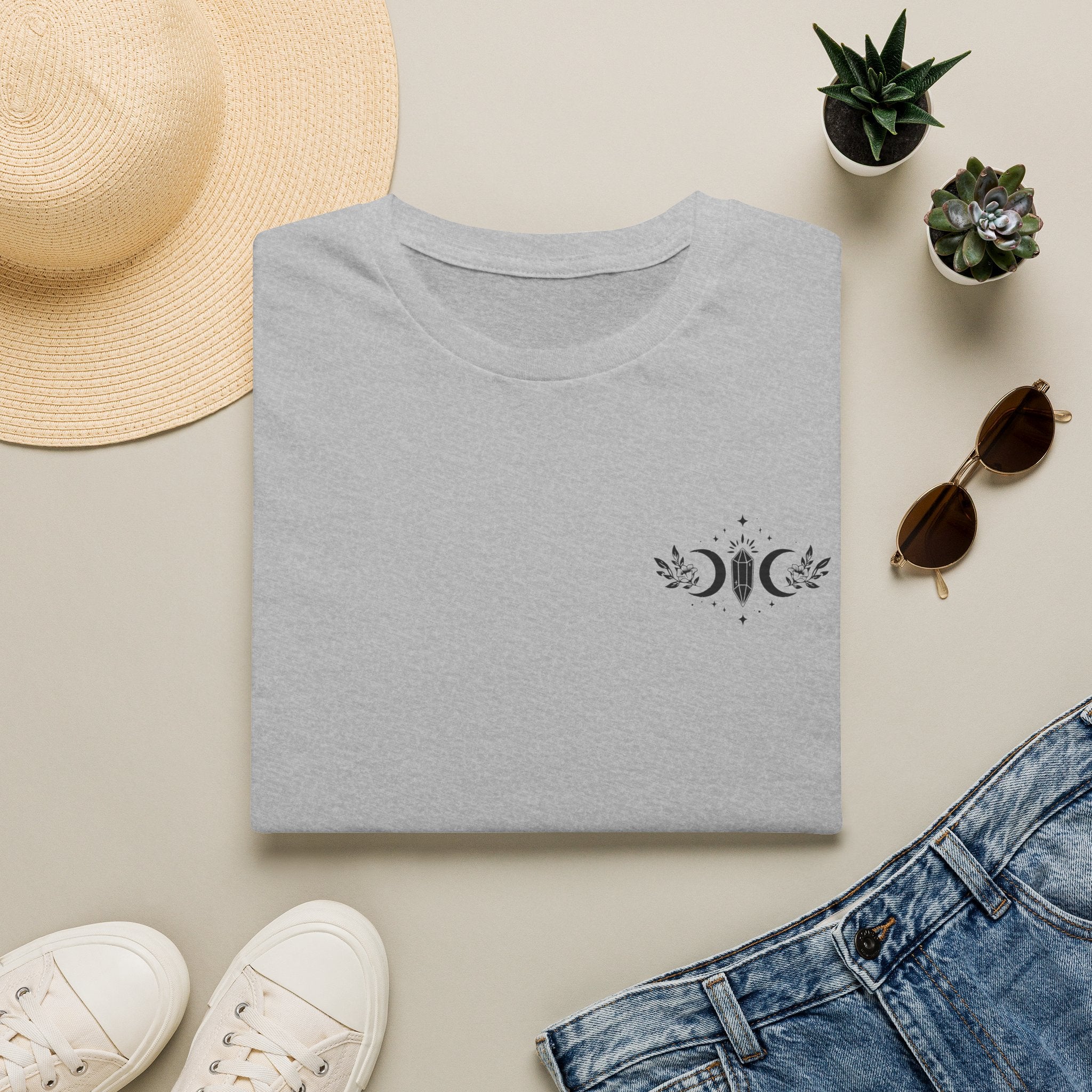 Be nice to me. I'm talking to the moon about you Tee